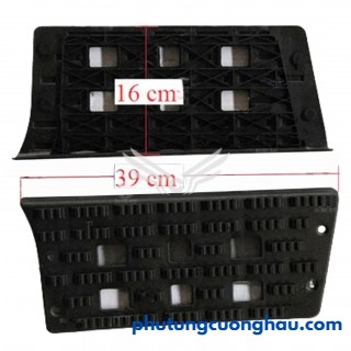 Bậc lên xuống giữa, xe tải CNHTC HOHAN