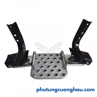 Bậc lên xuống dưới xe ben DongFeng Hồ Bắc